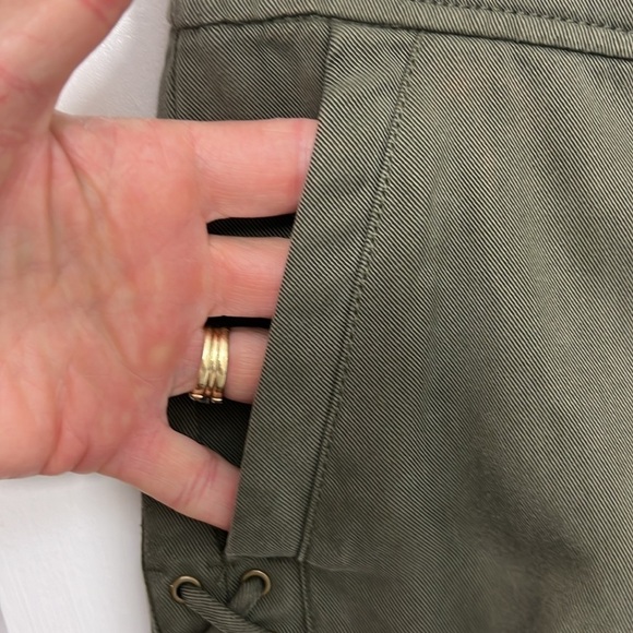 WHBM “The 5” Short” Army Green colored,decorative crisscross side stitches - Picture 4 of 12